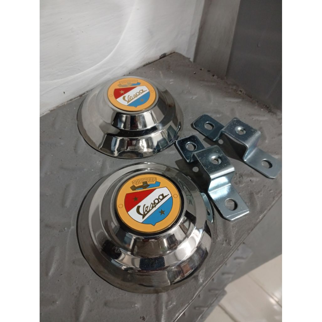 Dop Vespa Ring 8 Bakpau logo Ultramen