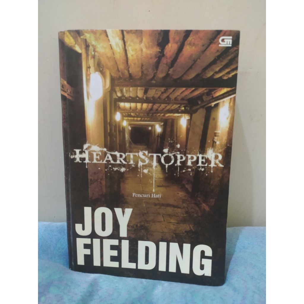 Buku HeartStopper Joy Fielding Ori