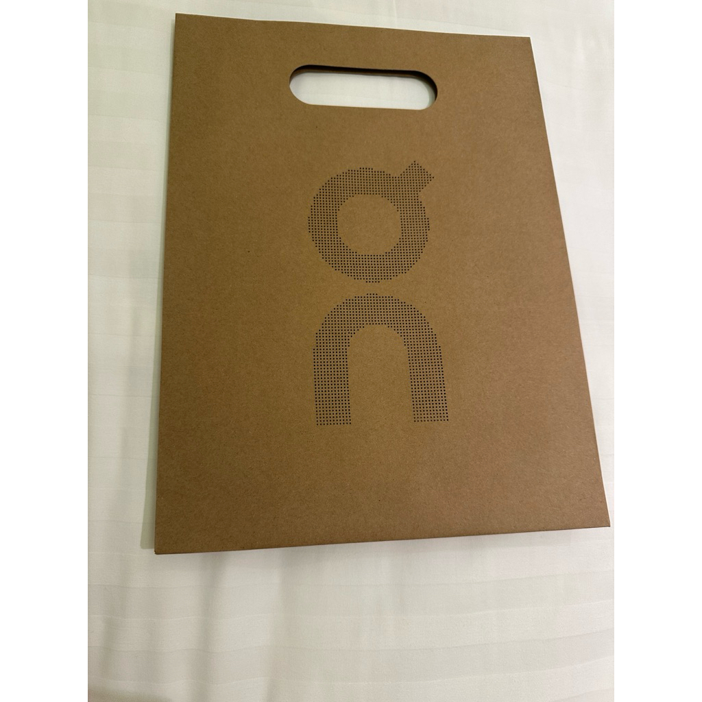 

paperbag on cloud kecil