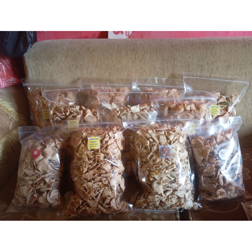 

Basreng daun jeruk dari baso daging sapi, usus ,piluscikur, rafael, otak-otak