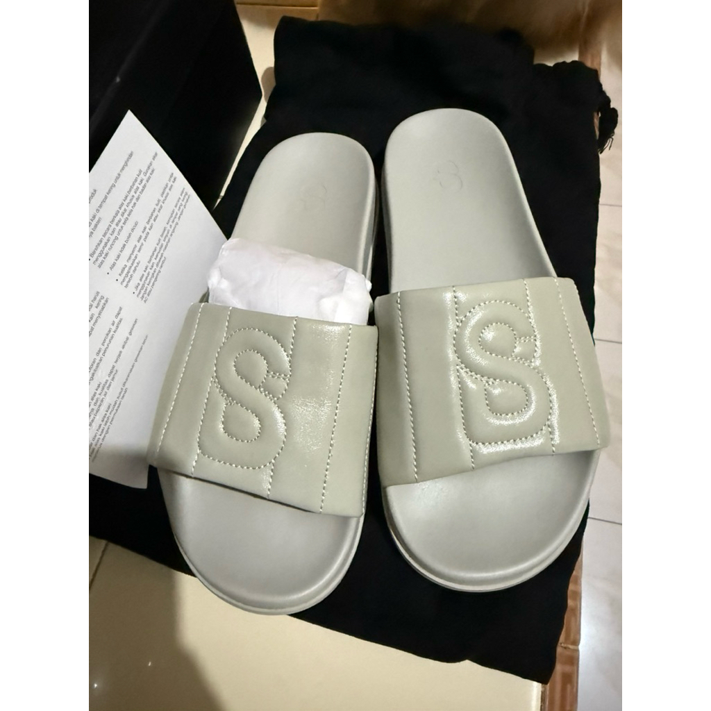 Buttonscarves sandal kulit preloved