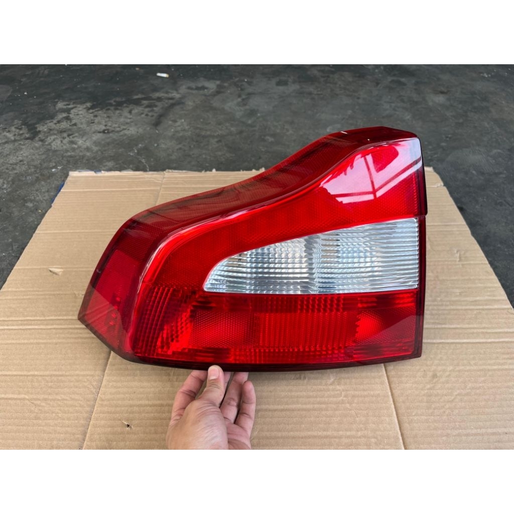 stoplamp lampu belakang volvo s80 original