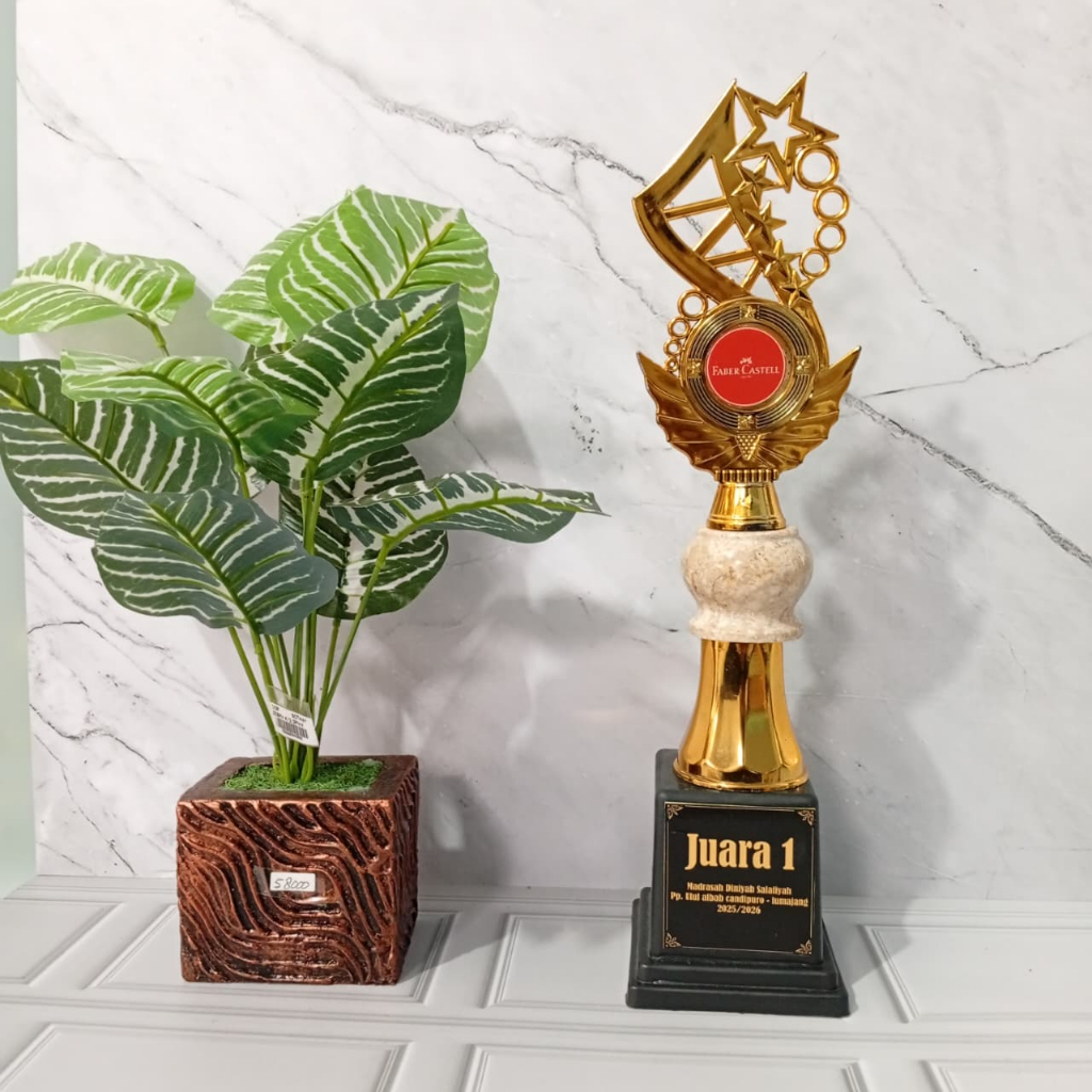 PIALA JUARA KELAS PIALA KEJUARAAN LOMBA