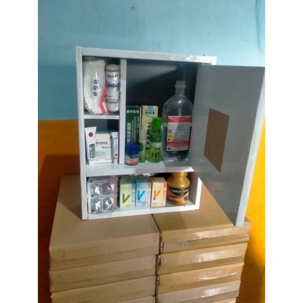 Kotak Obat P3K Dinding Tebal Ukuran 40X30X8 Tbk