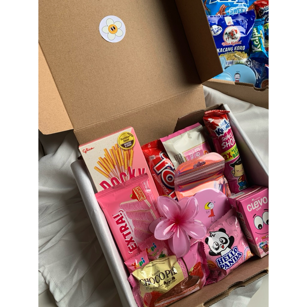 

Gift box/snack pink murah cantik untuk orang special