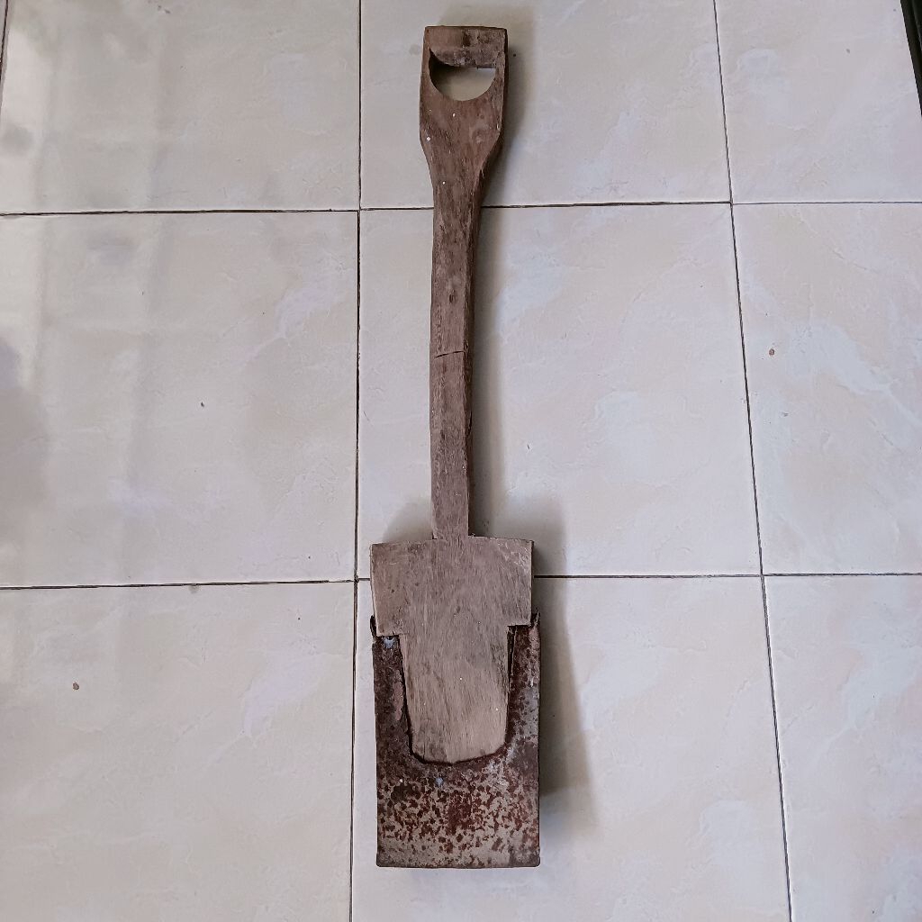 LEMPAK/DODOS TANAH KAYU BEKAS SECOND