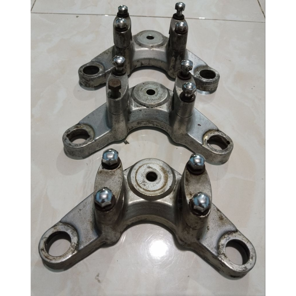 Segitiga atas+Raiser Suzuki A100 A 100 Econos dudukan stir raiser Suzuki a100 econos original japan