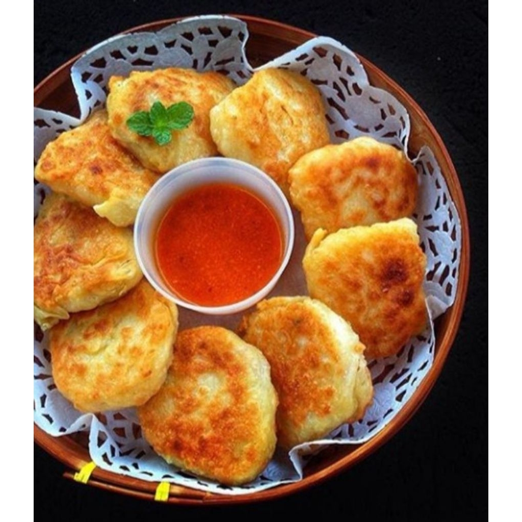 

MARTABAK MADURA ISI BIHUN (BU LILIK) 8 PCS