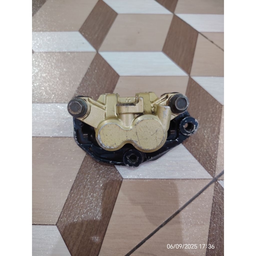 kaliper pala babi depan yamaha rx king nouvo z lele jupiter vega r old original ori asli second