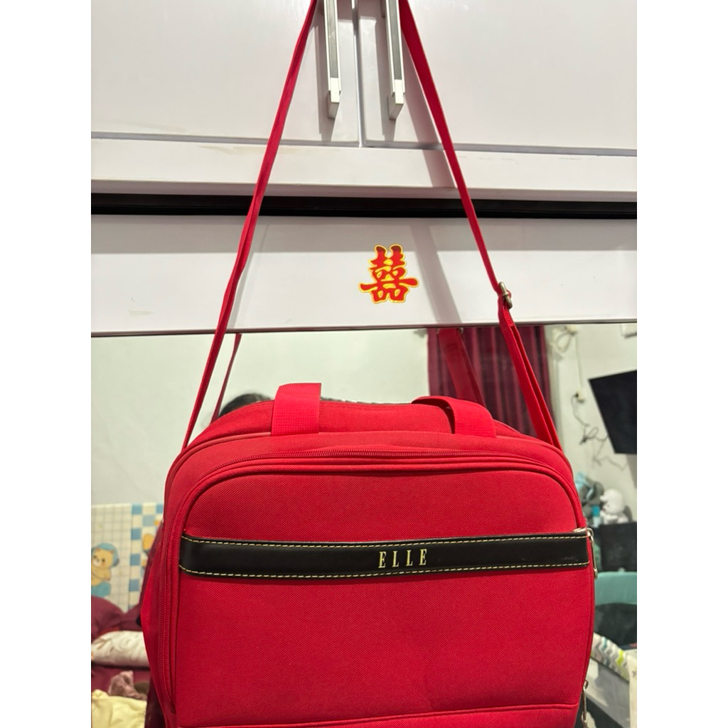 Preloved Elle Bag Red / Elle Travel Bag / Tas travel Elle 100% Original