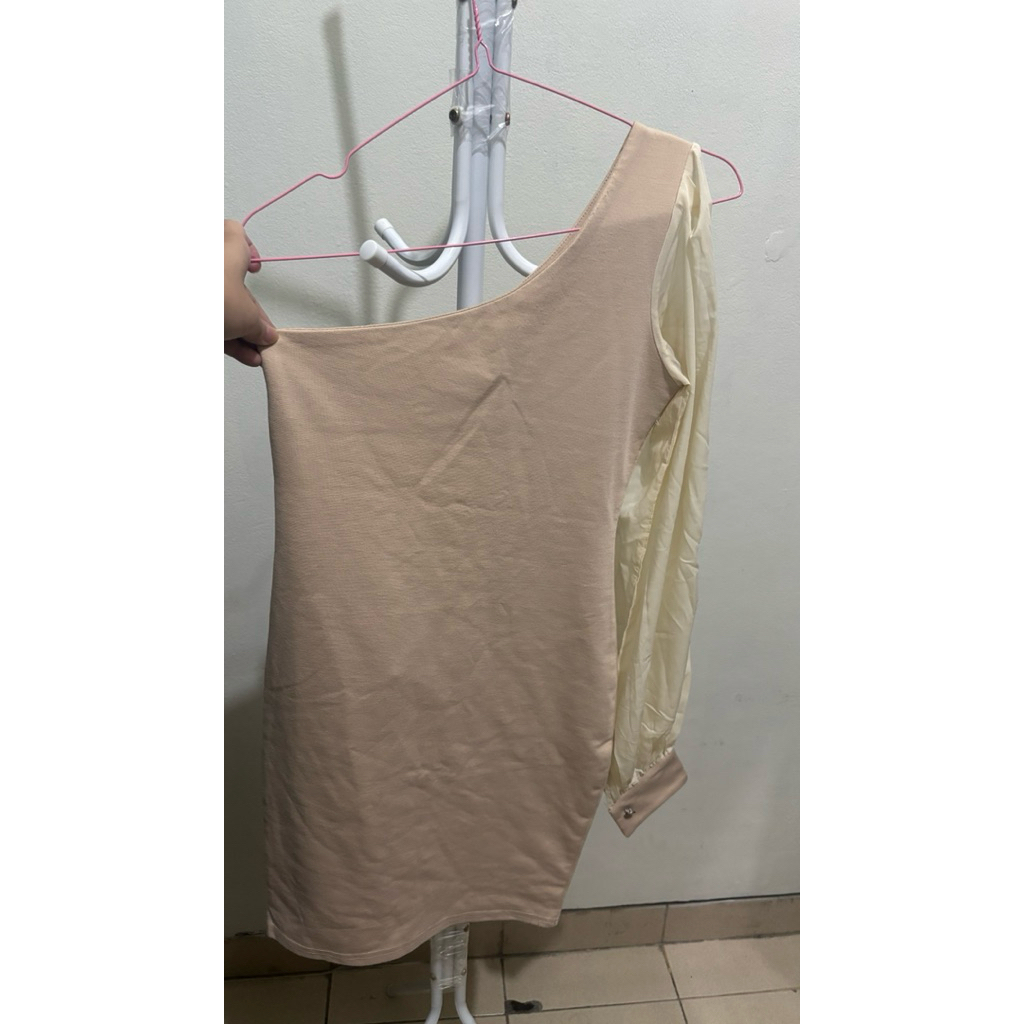 One shoulder dress