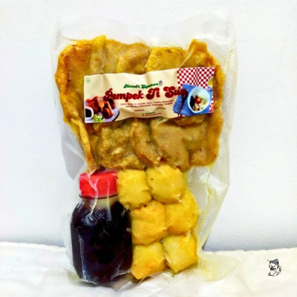 

Akmal's Signature - Pempek Ti Sun (Mix 16 Pcs, Pempek Kulit & Pempek Bulat Adaan)