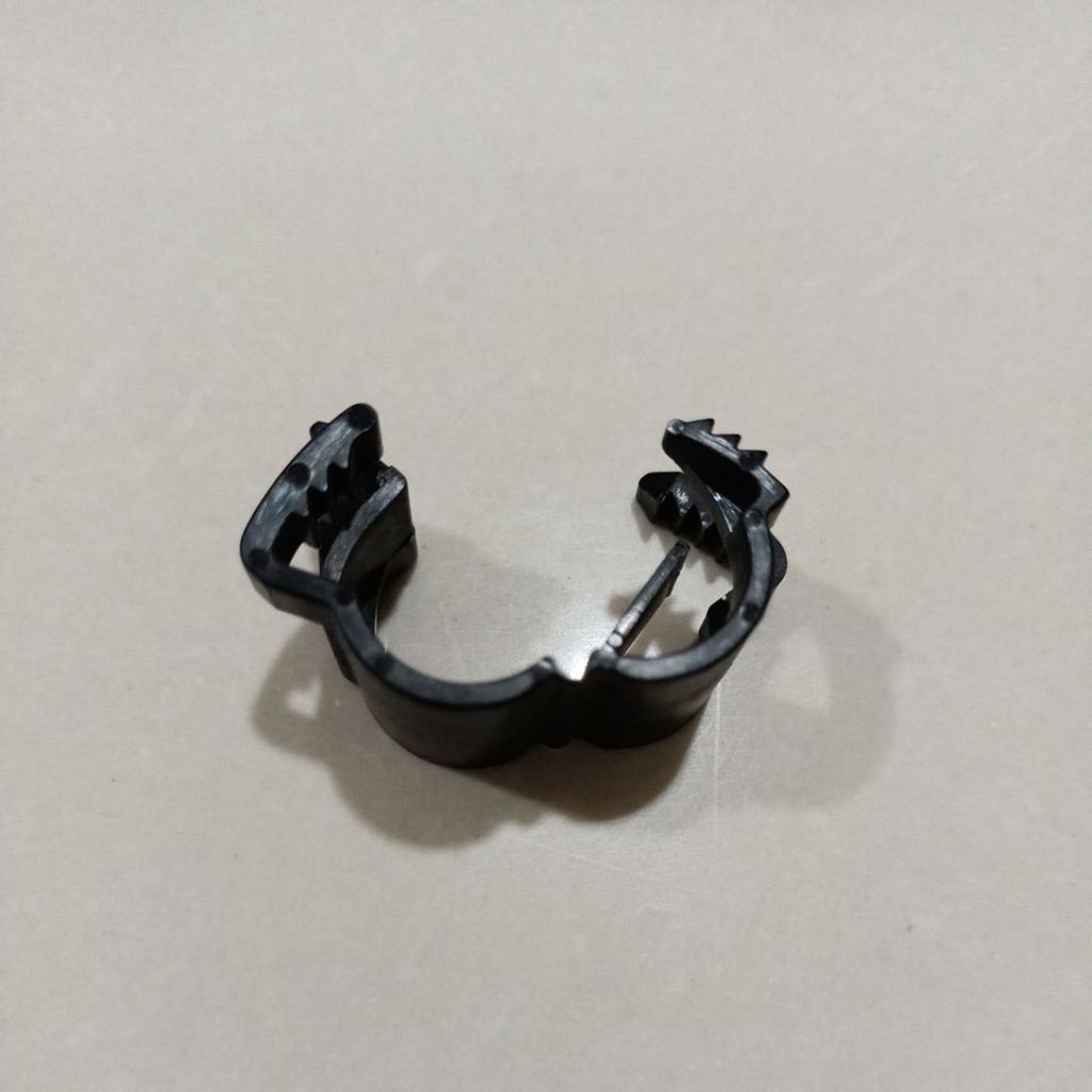 Plastik pengikat kabel body selang klem klip mobil motor Universal original