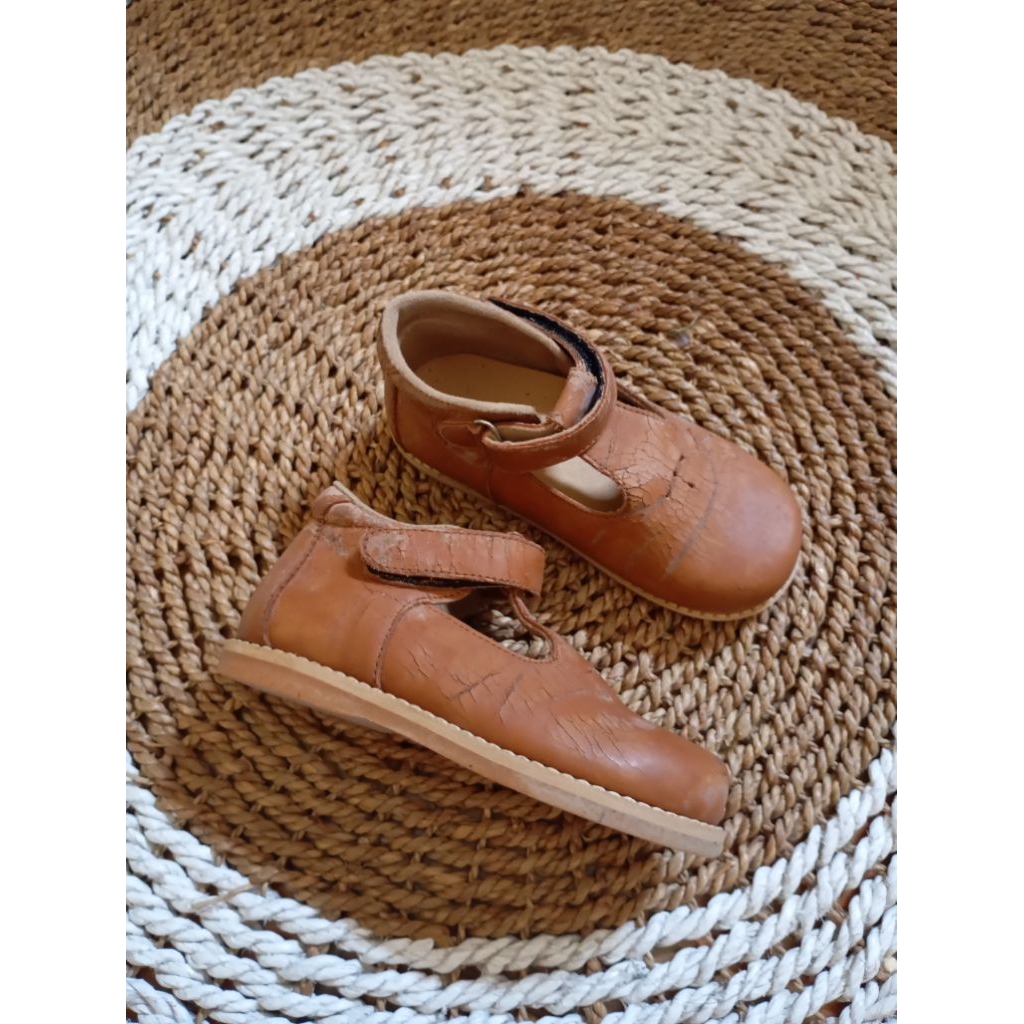 Preloved sepatu QULA anak perempuan