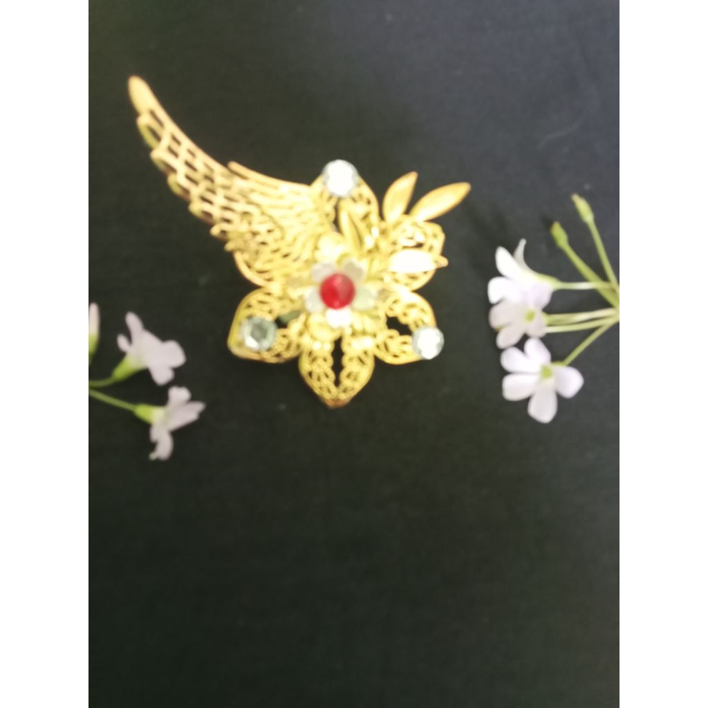 Bros bunga/Bros kebaya