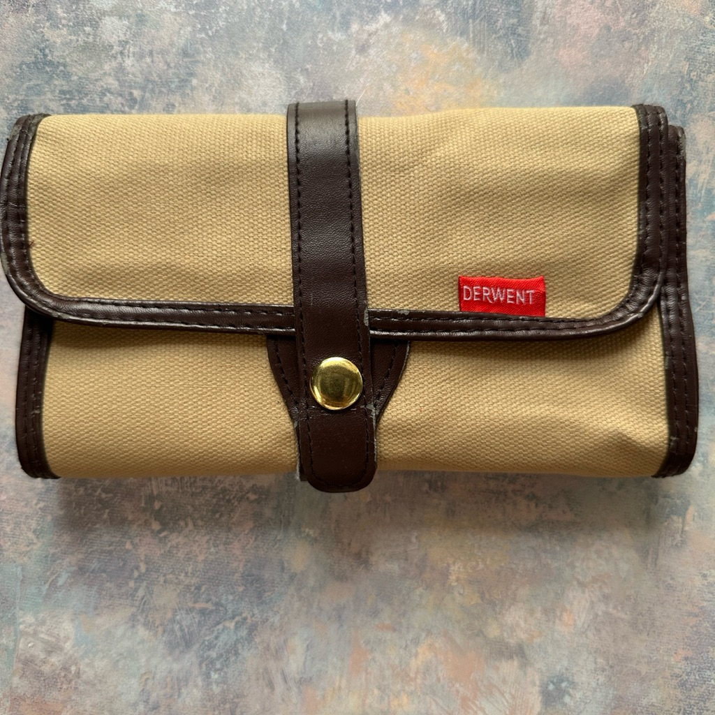 

[READY] DERWENT BRUSH PENCIL CASE PRELOVED