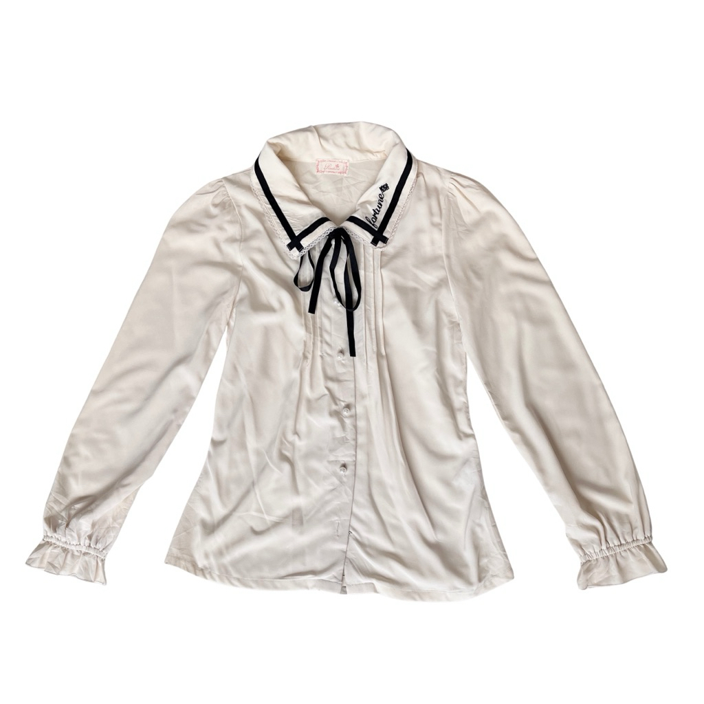 Penderie by liz lisa ⋆˙⟢ kawaii jirai kei ivory shirt blouse long sleeve lace collar ribbon tie pear