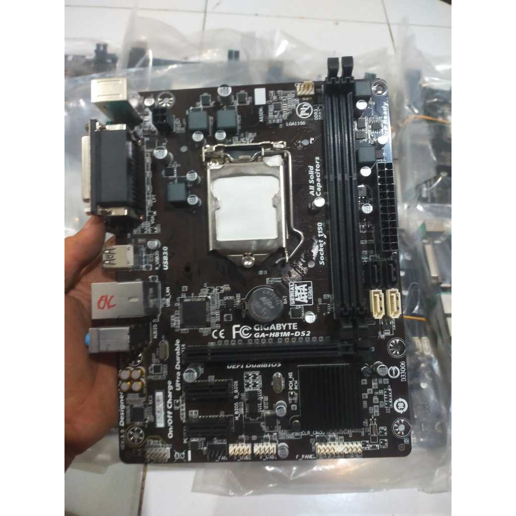 Mobo GIGABYTE / ASUS H81