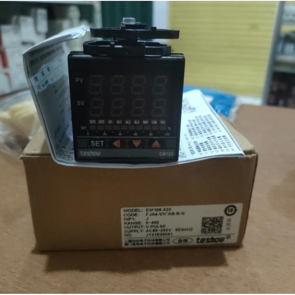 TEMPERATURE CONTROLLER TESHOW EM105-520 FJA4-VN*AB-B-N/EM105-520 TESHOW ORIGINAL