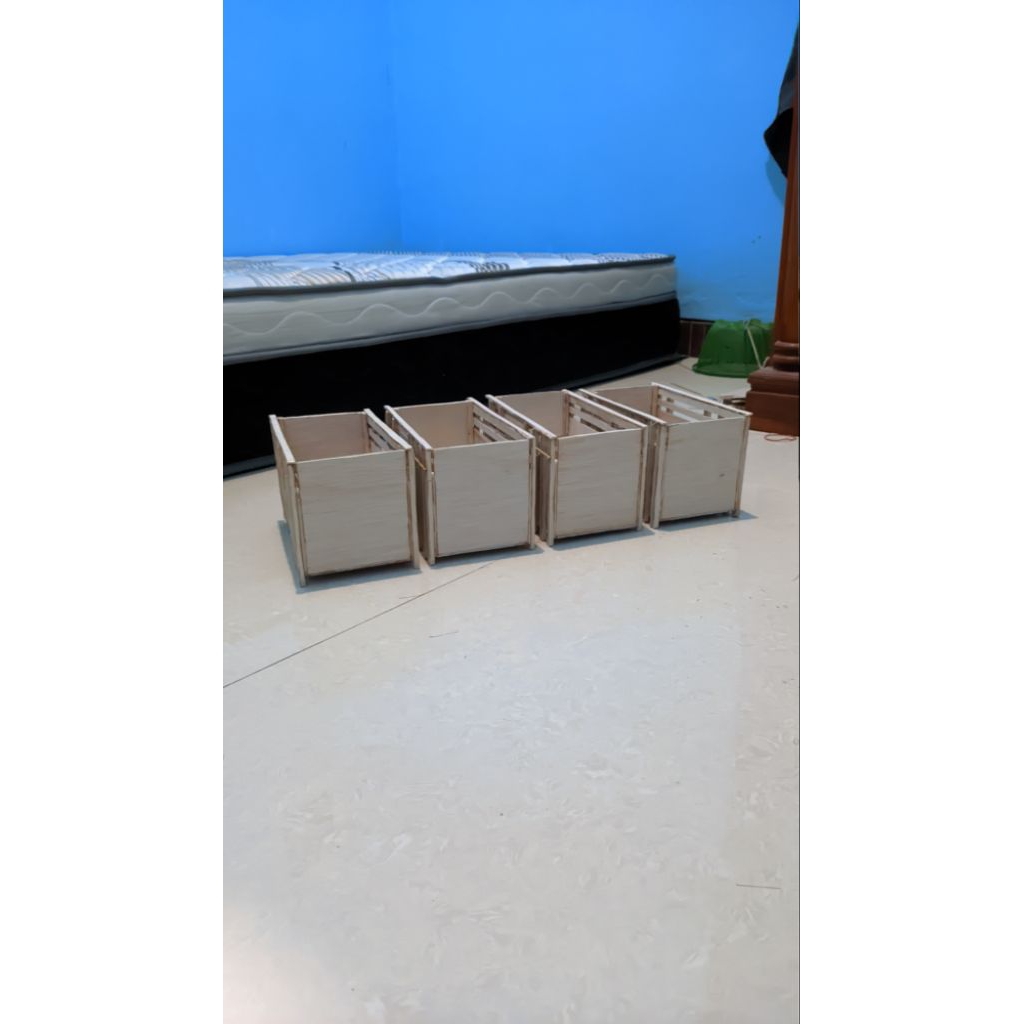 Bak miniatur truk,skala truk plastik