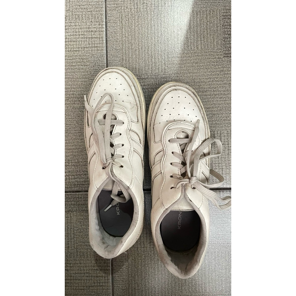 preloved sepatu kronikel juun