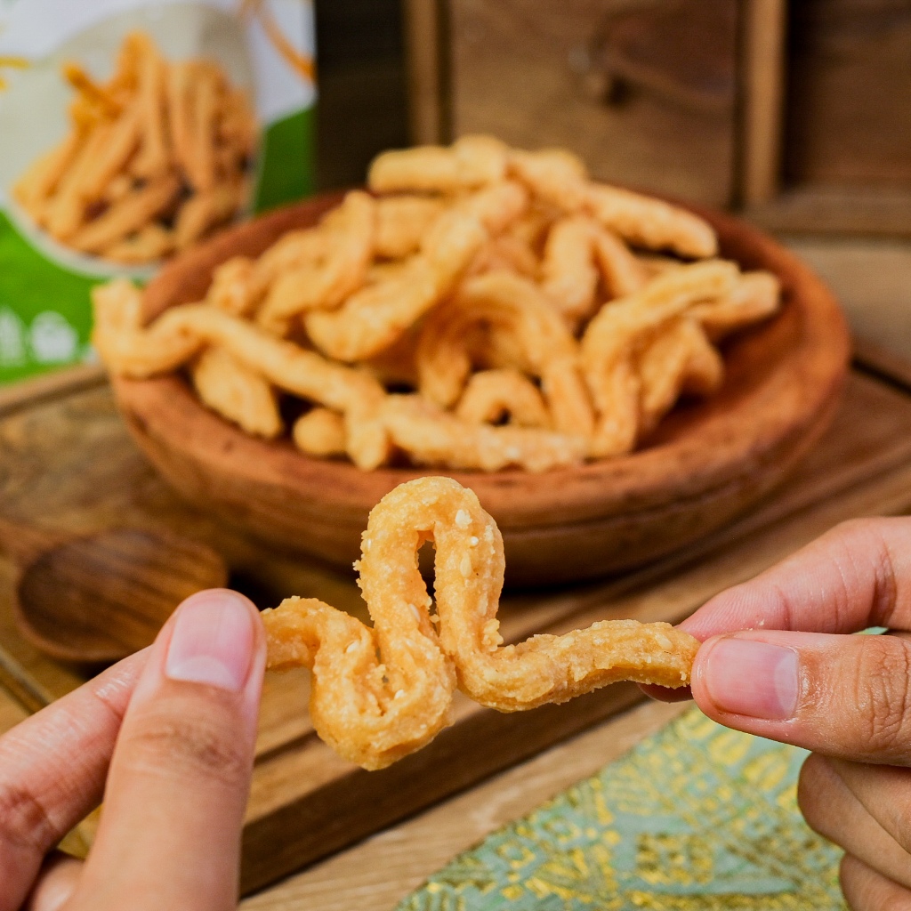 

Akar Kelapa Renyah Manis Gurih - Kue Kering Tradisional Lebaran / Snack Rumahan AYU Cookies