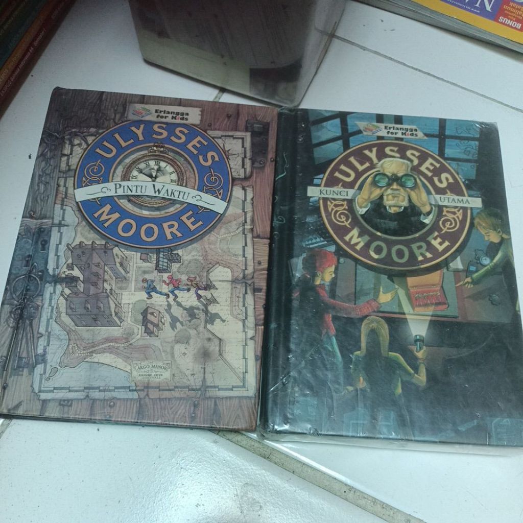 Buku ulysses moore kunci utama, pintu waktu Bekas original