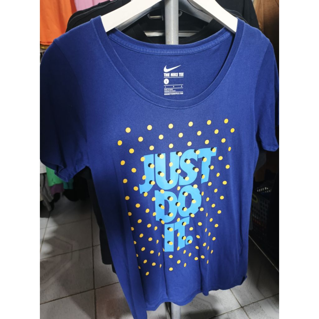 Nike tee