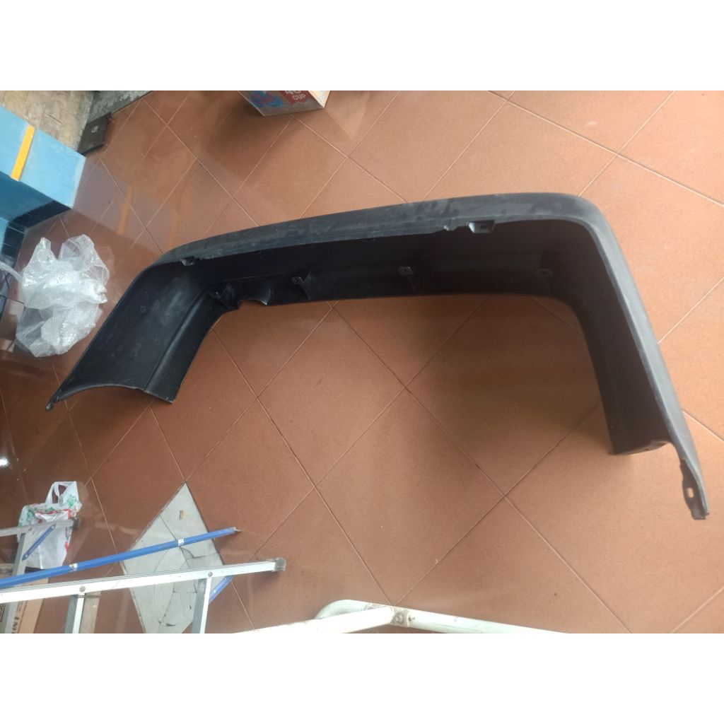 bemper belakang baleno 2001