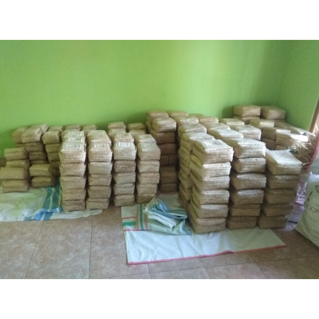 

Sepasang Besek Bambu Natural Ukuran 18 x 18 cm Grosir Termurah | Besek 18×18 cm | 20 x 20 cm | 22x22 | 25x25 | 20x30 cm Untuk Hantaran Lebaran Atas bawah