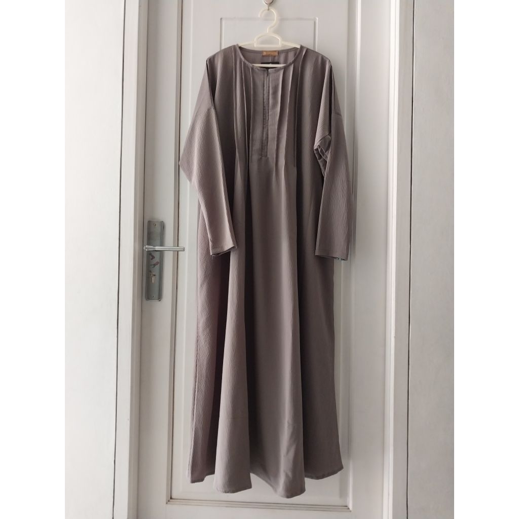 Preloved abaya basic Cordelia grey Zafeetri