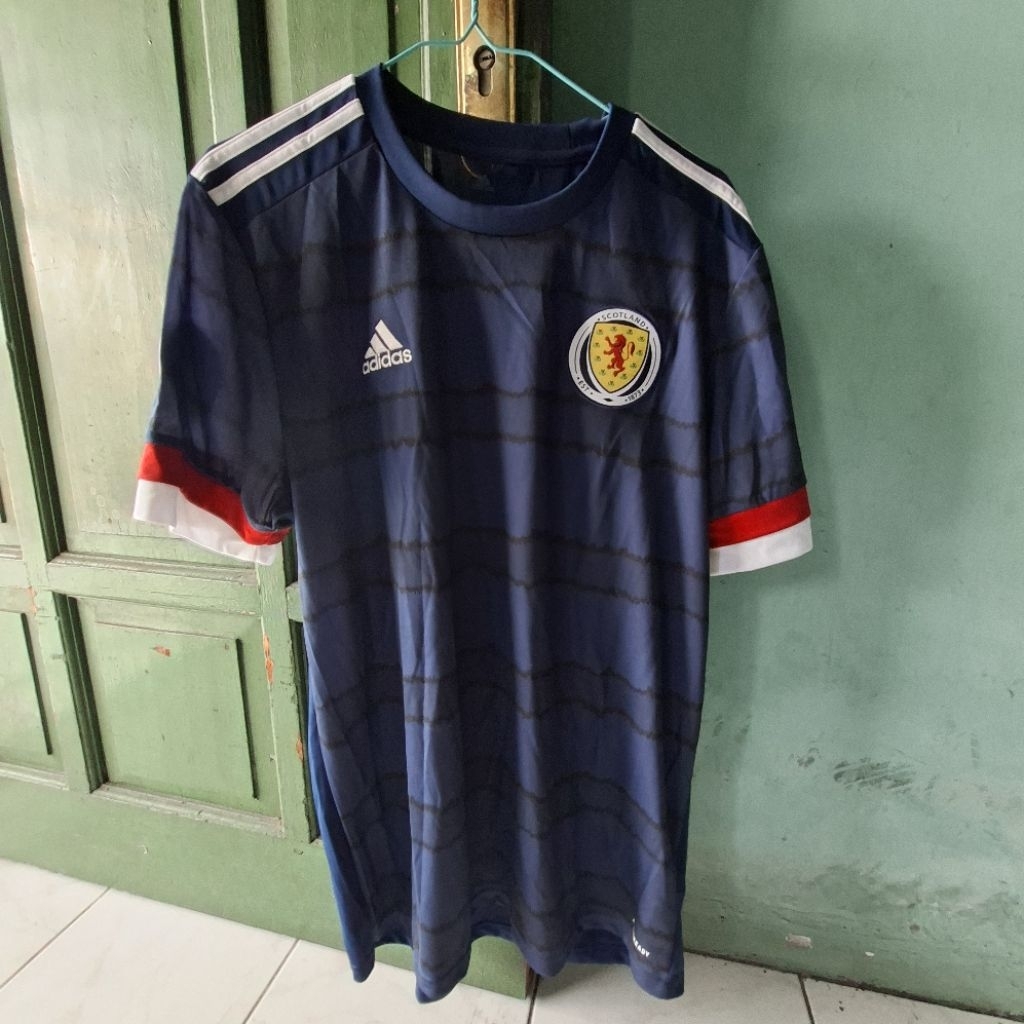 Skotlandia 2020 Home. Original. BNWT. Size L. Patch Euro 2020 + Respect