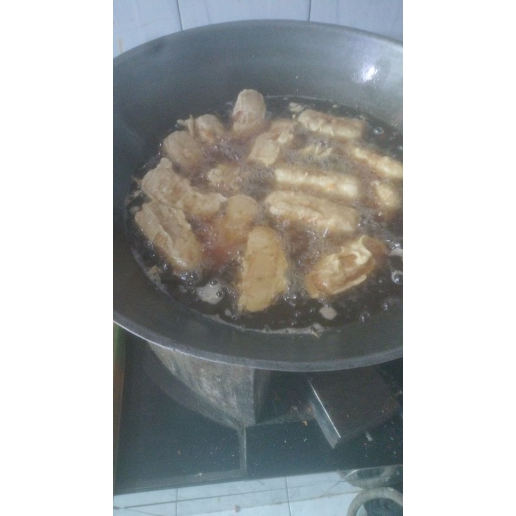 

GHEHUU POCONG ISI AYAM SUWIR PEDAS 1 PAK ISI 3