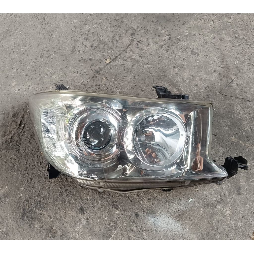 headlamp lampu depan fortuner 2010