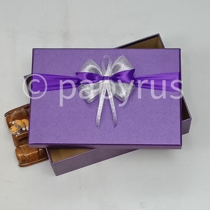 

PAPYRUS 20x30 Tinggi 5cm Kotak Kado Gift Box Hardbox Hampers V1