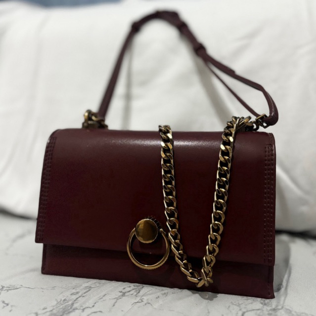 Charles & Keith Tas Wanita Merah Maroon - Ukuran sedang