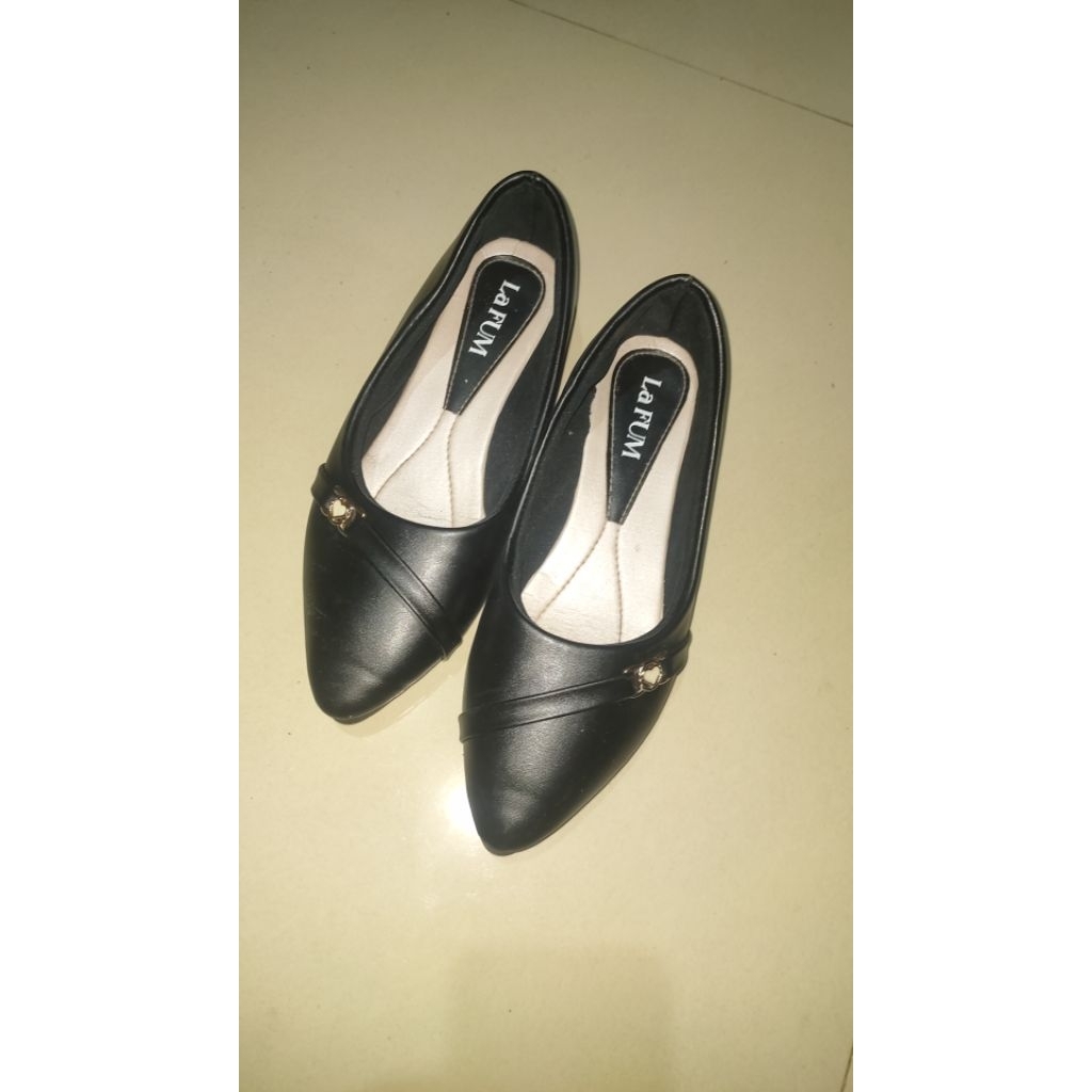 Sepatu pantofel kerja wanita preloved