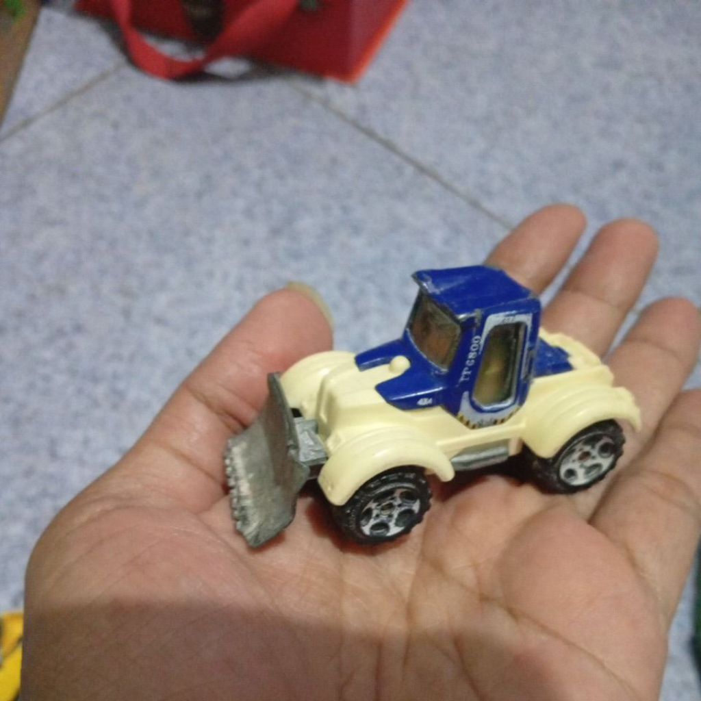 Diecast Matchbox Tractor Plough Farm Plow 2005