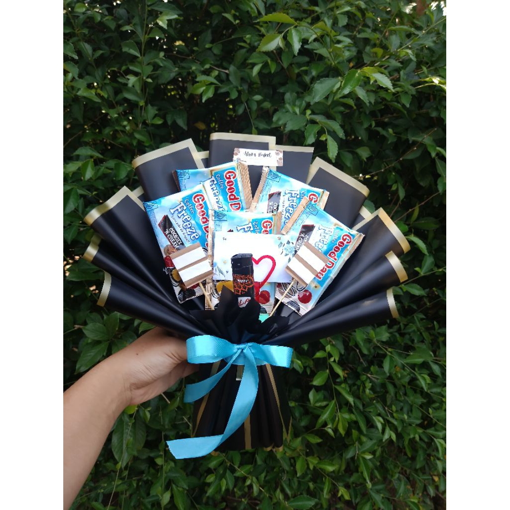 

Buket Kopi Good Day Freeze + 2 tempelan kosong