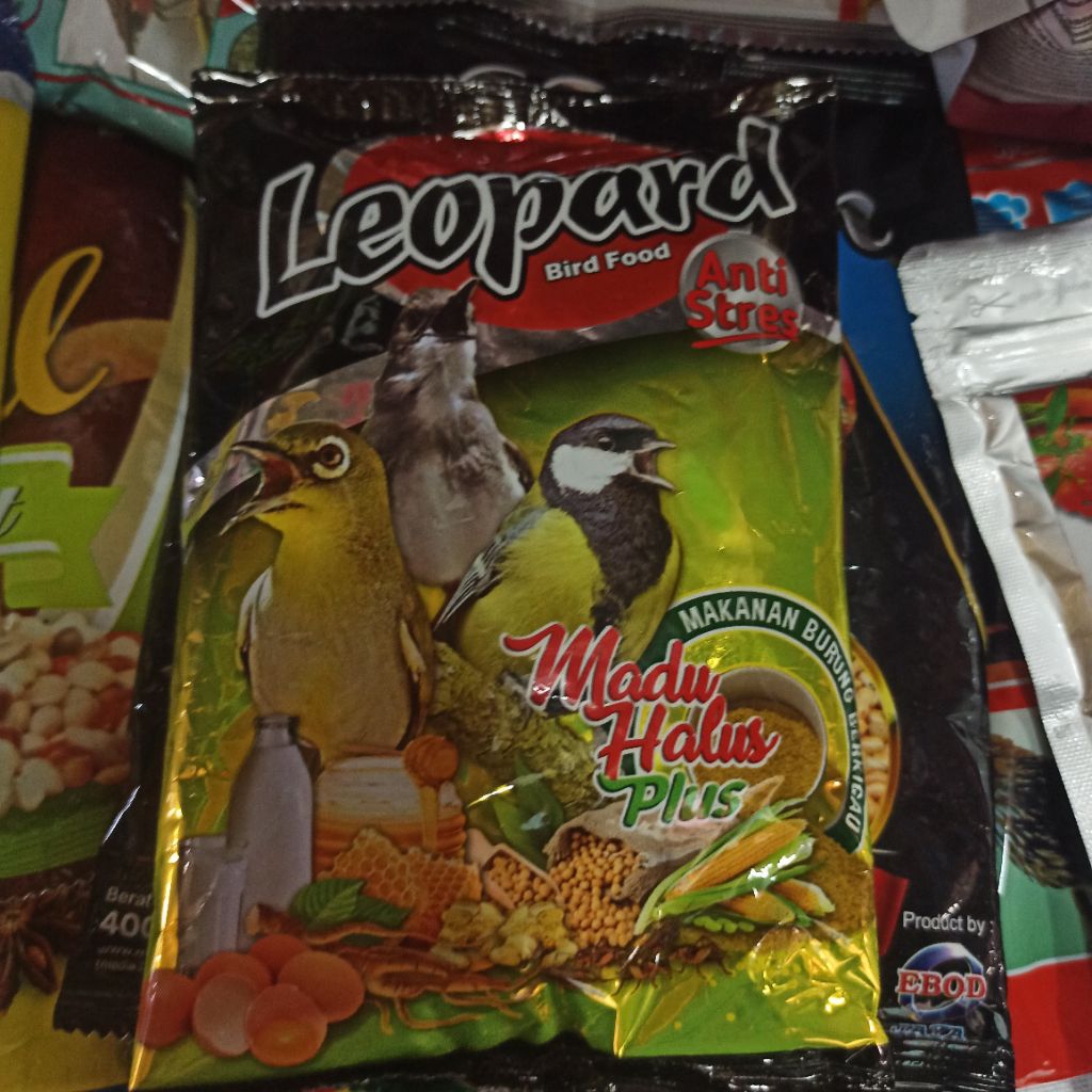 Pakan burung Voer Leopard halus / kasar