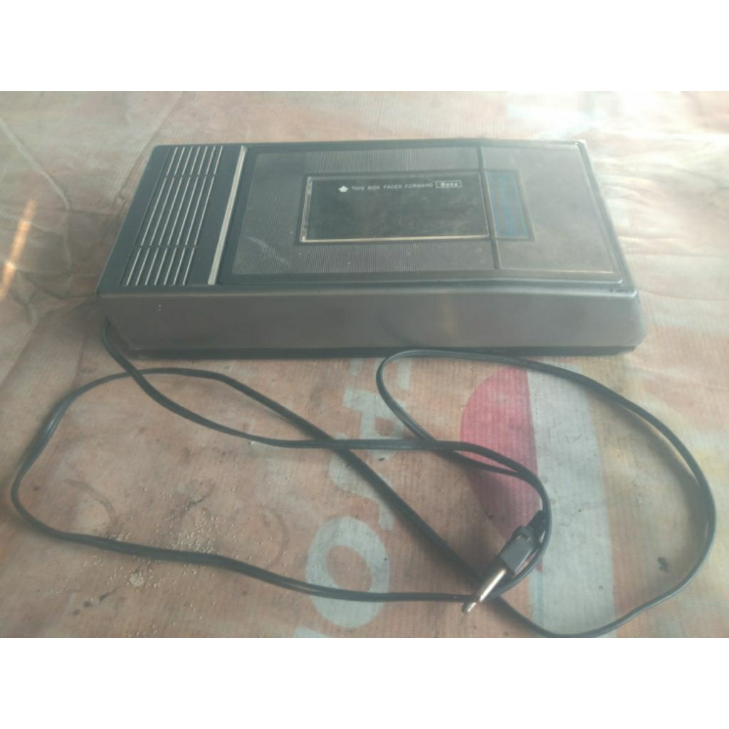 rewinder vidio kaset.