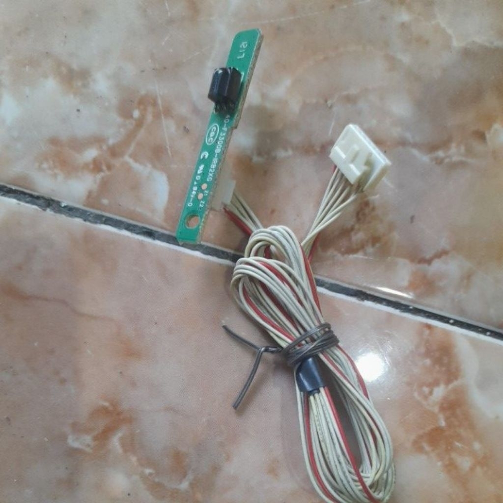 Sensor tv led TCL L32F3380