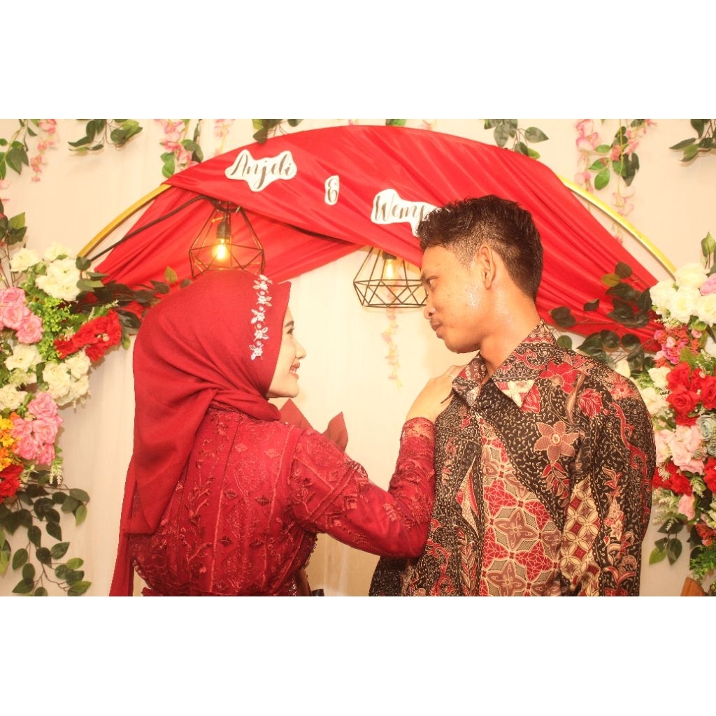 SEWA BACKDROP TUNANGAN BONUS 1 FOTOGRAFER