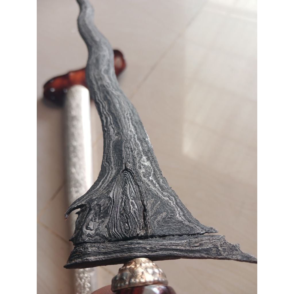 keris pamor junjung derajat luk 9 dapur carangsoka est.blambangan jaminan sepoh