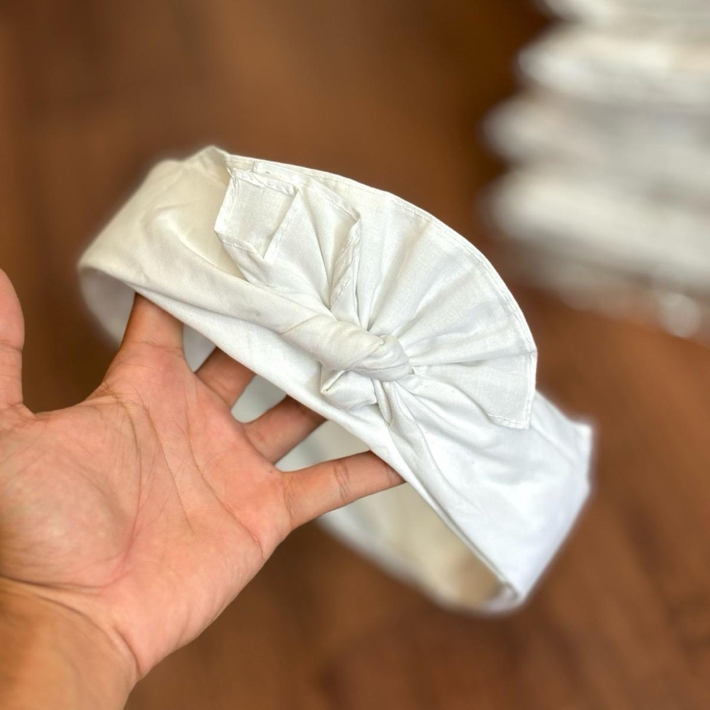 Udeng Putih Rimpit Bungkulan Jadi