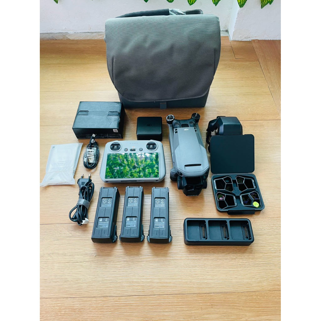 DRONE Dji mavic 3 pro like new