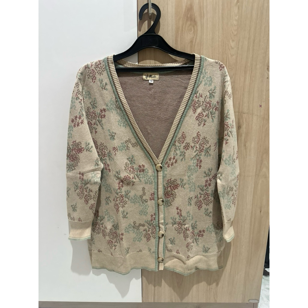 Cardigan Muda Official x Mega Iskanti