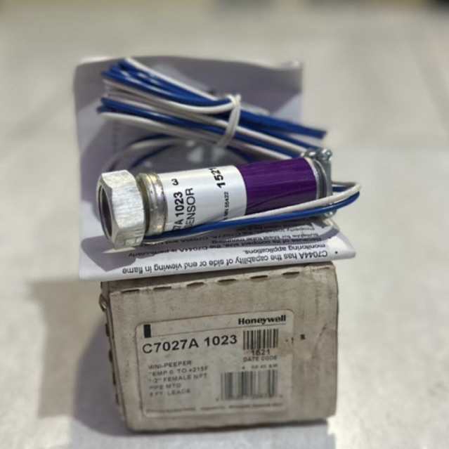 Honeywell C7027A 1023 Mini Peeper Ultraviolet Flame Detector