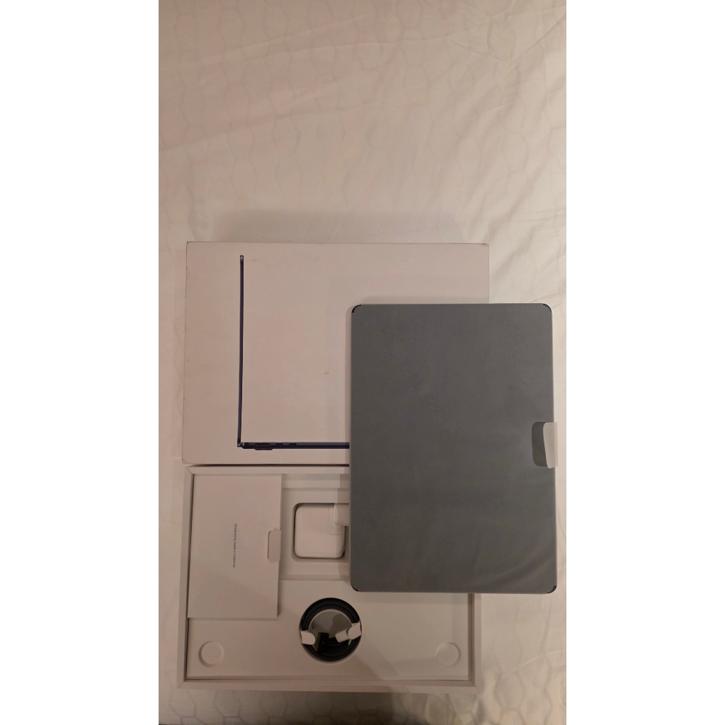 MacBook Air 13 Inch M4 Midnight, 24 GB/512 GB