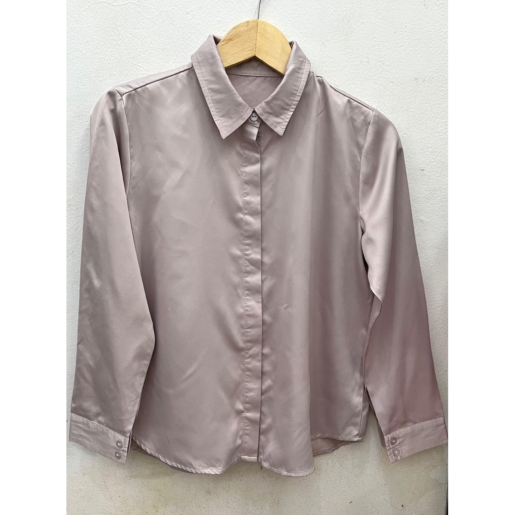 (Preloved) Kemeja Satin Taupe